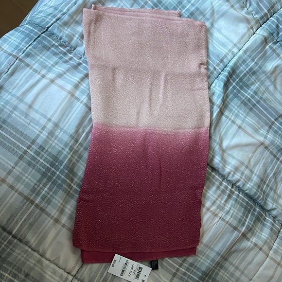 Brand new, Classy Wine / INC concepts, large reversible Wrap-shawl bought@ Macys - Picture 3 of 9